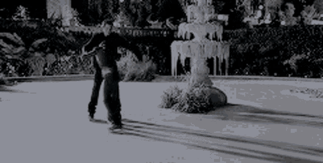 Kitty Pryde Ice Skating GIF - Kitty Pryde Ice Skating Ice GIFs