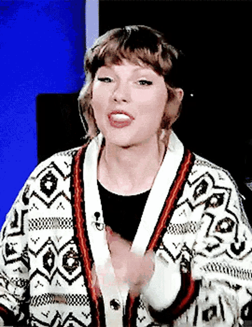 Taylor Swift GIF - Taylor Swift Pointing GIFs