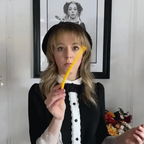 Lindsey Stirling Play GIF - Lindsey Stirling Play Wiggling GIFs