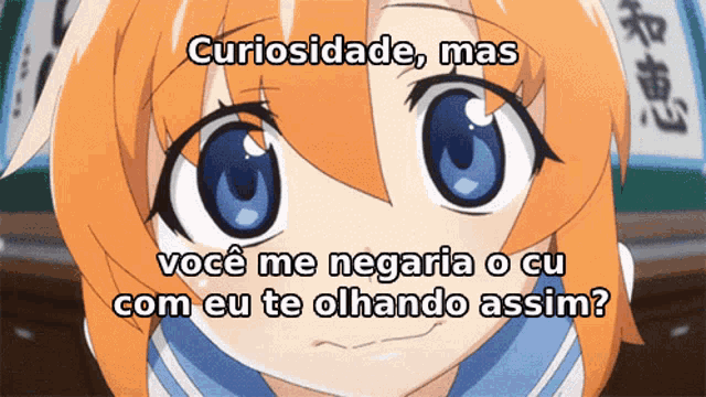 a close up of a girl with the words curiosidade mas written above her