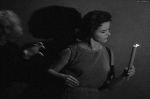 House On Haunted Hill Scared GIF - House On Haunted Hill Scared Old Lady GIFs