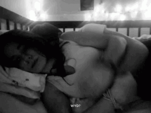 Cuddle Couple GIF - Cuddle Couple In GIFs