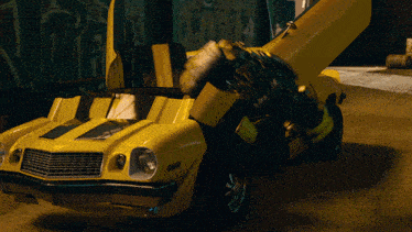 Changing Form Bumblebee GIF - Changing Form Bumblebee Transformers Rise Of The Beasts GIFs