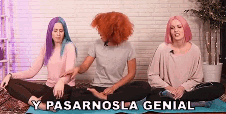 three women are sitting on a yoga mat with the words y pasarnosla genial written below them