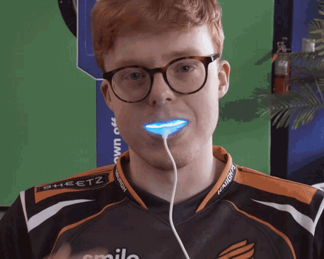 Whitening Teeth Teeth GIF - Whitening Teeth Teeth Thumbs Up GIFs
