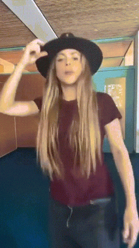 Shakira Celebrity GIF - Shakira Celebrity Hip Shake GIFs