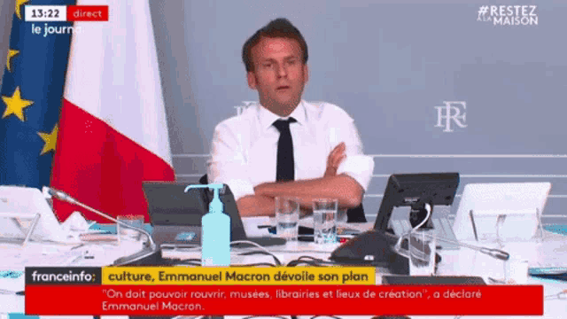 Macron Fromage GIF