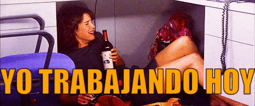 a woman is sitting on the floor holding a bottle of wine and the words yo trabajando hoy are above her