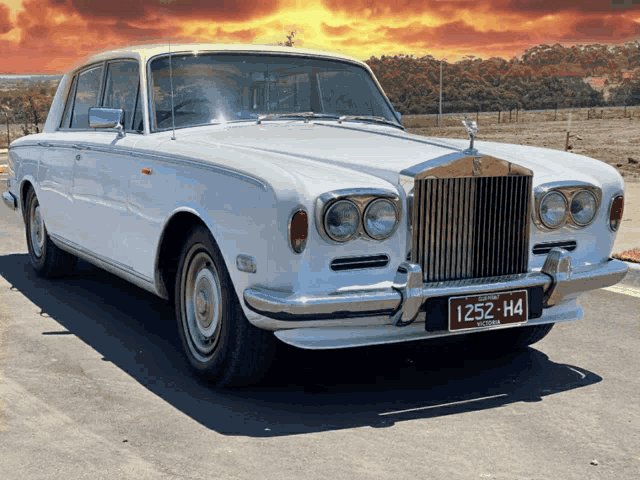 Yonan Rolls Royce GIF - Yonan Rolls Royce Silver Shadow GIFs