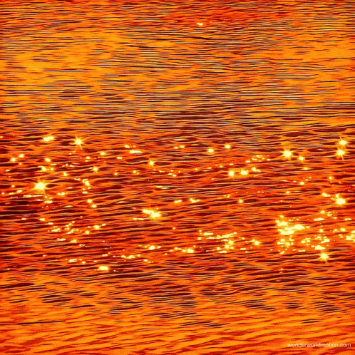 the sun is reflected in the water and it looks like a painting