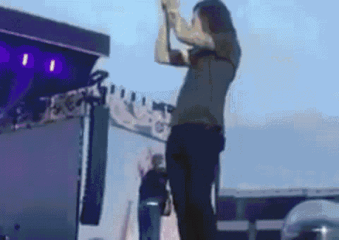 Harry And Louis Funny GIF - Concert Harry GIFs