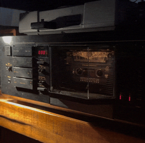 a tape recorder with a digital display that says 000