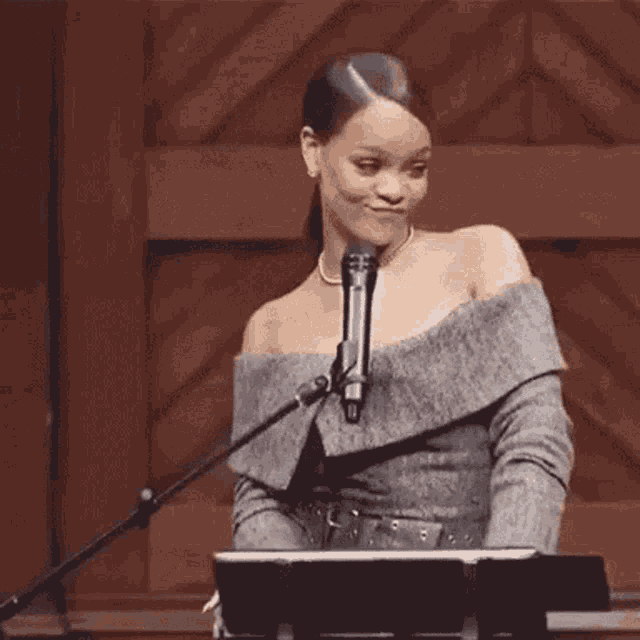 Rihanna Hair Flip GIF - Rihanna Hair Flip Smiles GIFs