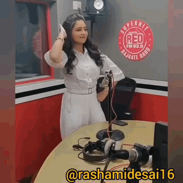 Rashami Desai Rashami GIF - Rashami Desai Rashami Move Your Hips GIFs