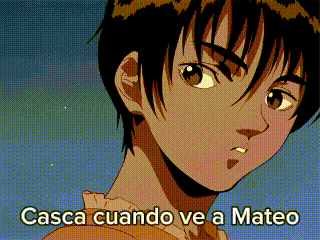 a close up of a person with the words casca cuando ve a mateo below them