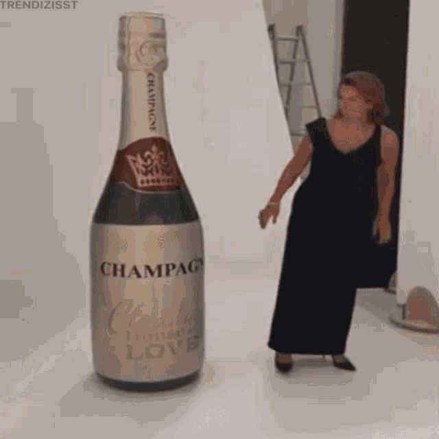 Champagne Claudia Obert GIF - Champagne Claudia Obert Drinking GIFs