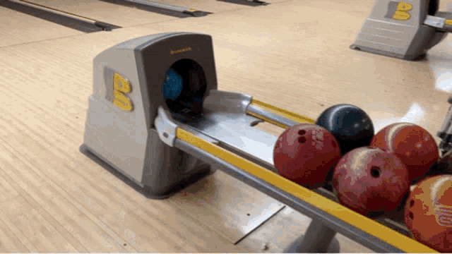 Spinning Bowling GIF - Spinning Bowling Ball GIFs