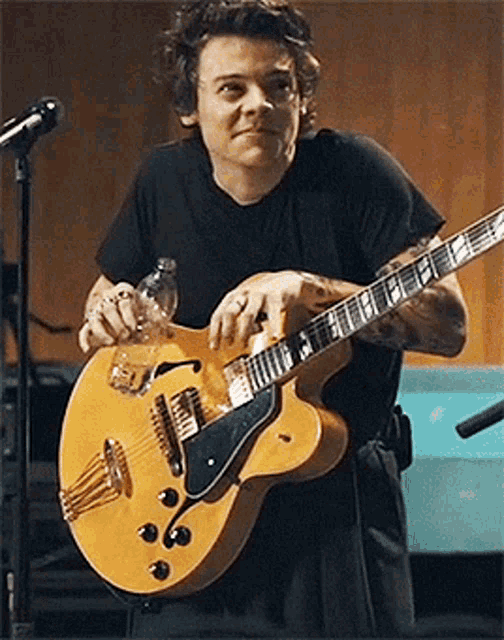 Harry Styles Funny GIF - Harry Styles Funny Scary GIFs