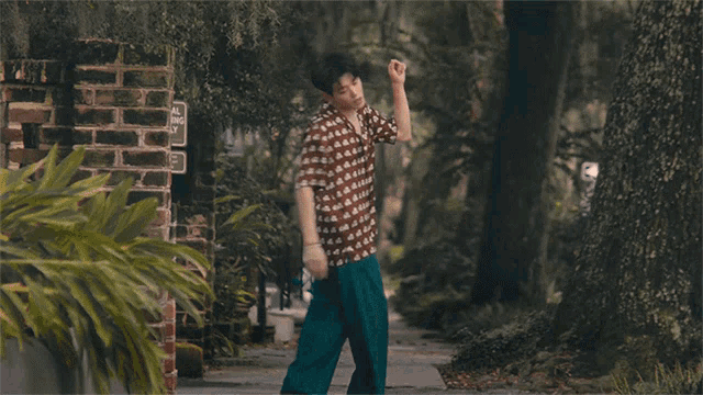 Spin Eric Nam GIF - Spin Eric Nam Lost On Me Song GIFs