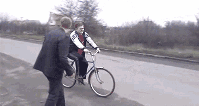 Bicycle Tyre GIF - Bicycle Tyre GIFs
