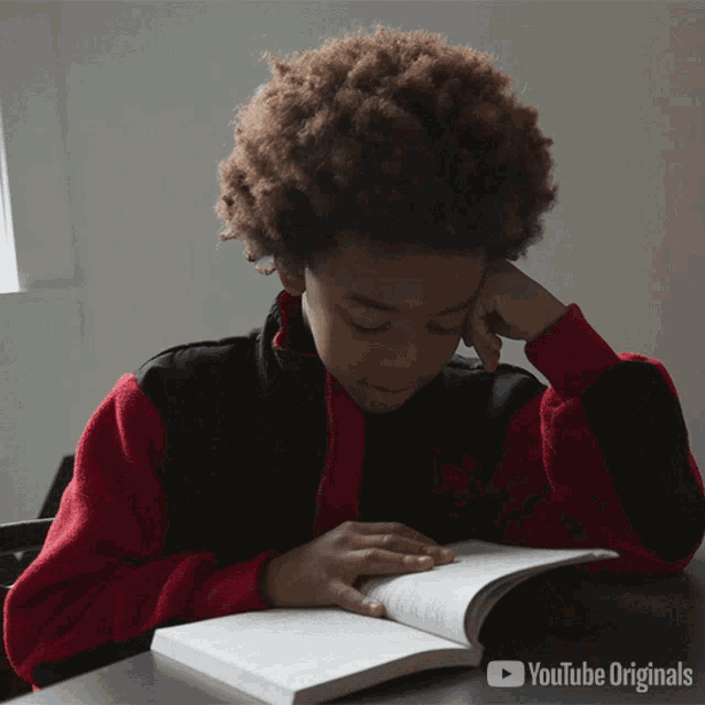 Reading A Book Youtube GIF - Reading A Book Youtube I Promise GIFs