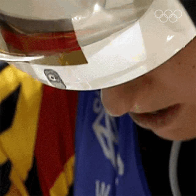 Helmet On Luge GIF - Helmet On Luge Sylke Otto GIFs