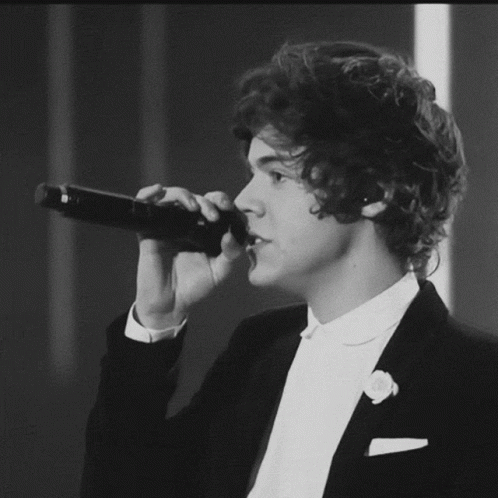 Harry Style Handsome GIF - Harry Style Handsome Sing GIFs
