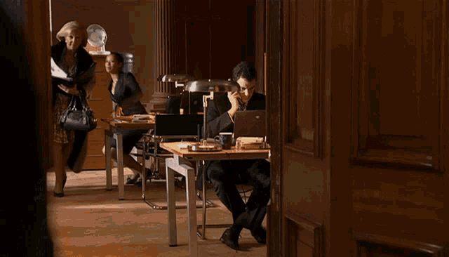 The Sound Of Drums Doctor Who GIF - The Sound Of Drums Doctor Who Dr Who GIFs