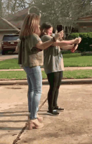 Gender Reveal Reverse Cannon GIF - Gender Reveal Reverse Cannon Baby Girl GIFs