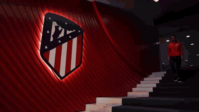 Escaleras Atletico De Madrid GIF - Escaleras Atletico De Madrid Virginia Torrecilla GIFs