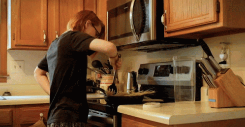 Bad Cooker Smite GIF - Bad Cooker Smite Trying To Cook GIFs