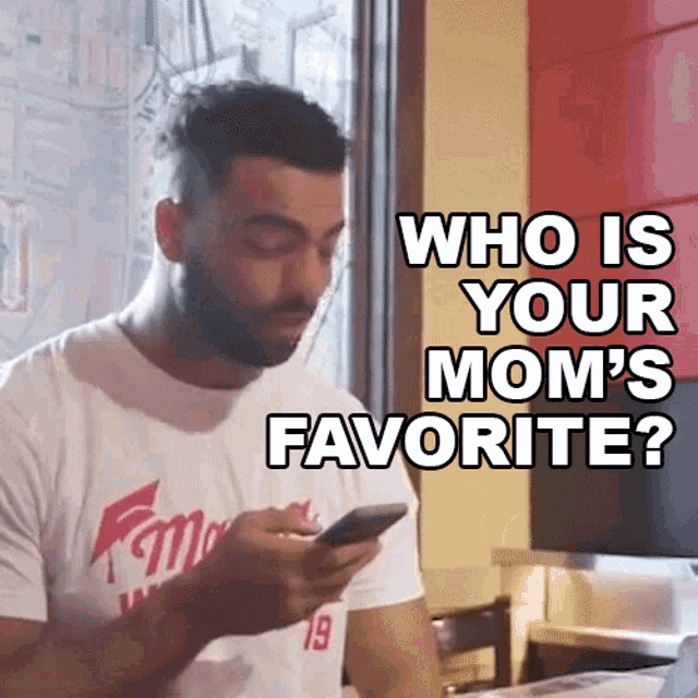 Who Is Your Moms Favorite Kyle Van Noy GIF - Who Is Your Moms Favorite Kyle Van Noy Your Moms Best Pick GIFs