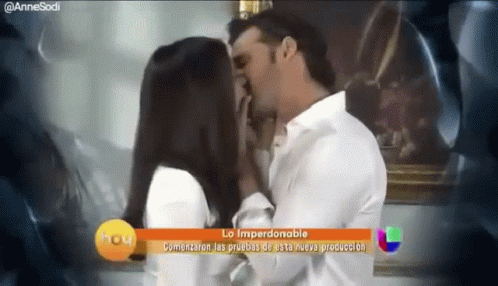 Breco Sanchez Kiss GIF - Breco Sanchez Kiss Love GIFs