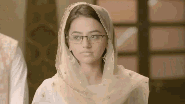 Sufiyana Pyaar Mera Helly Shah GIF - Sufiyana Pyaar Mera Helly Shah Smile GIFs
