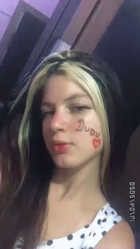 Selfie Pretty GIF - Selfie Pretty Face Tattoo GIFs