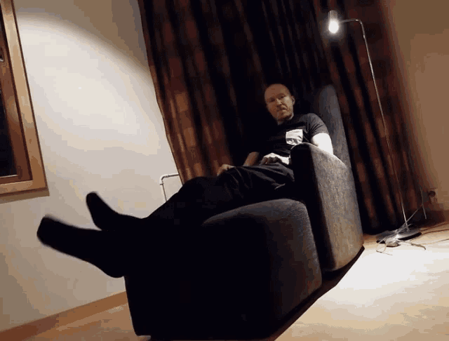 Chilling Relax GIF - Chilling Relax Unwind GIFs