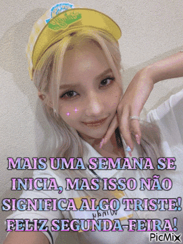 a picture of a girl with a caption that says mais uma semana se inicia mas isso não significa algo triste