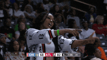a basketball game is being played between the chicago bulls and the atl a team