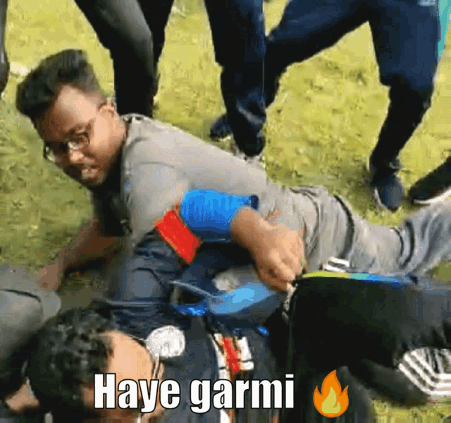 Garmi Hay GIF - Garmi Hay GIFs