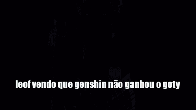 a man in a suit and tie is walking down a hallway with the caption leof vendo que genshin