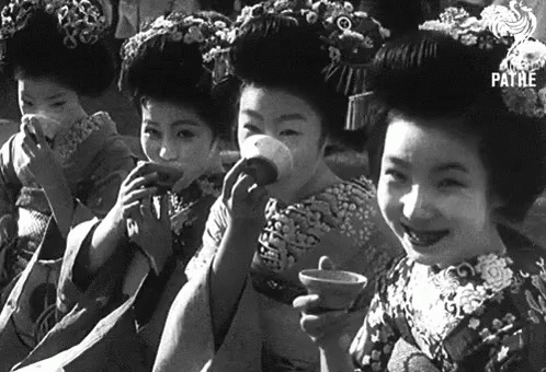 Japanese Geisha GIF - Geisha Geishas Tea GIFs
