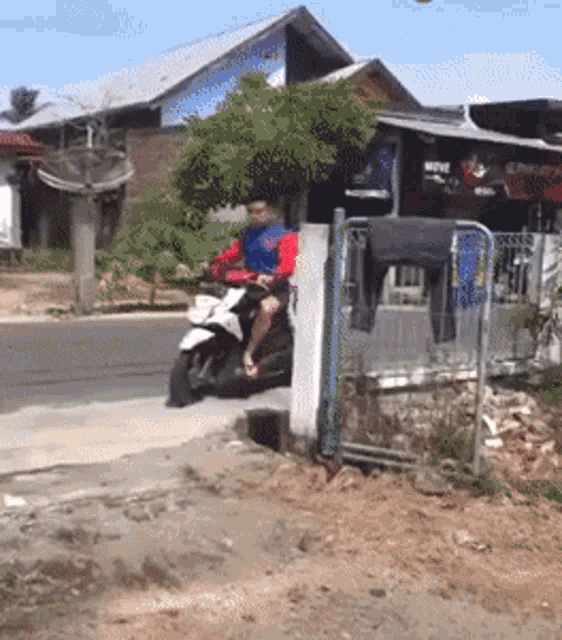 Scooter Motorcycle GIF - Scooter Motorcycle Funny GIFs