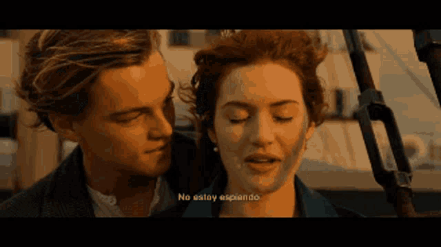 a man and a woman are looking at each other and the woman is saying no estoy ascendendo