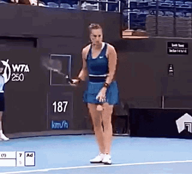 Aryna Sabalenka Underhand Serve GIF - Aryna Sabalenka Underhand Serve Tennis GIFs