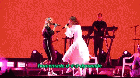 Lorde Singing GIF - Lorde Singing Homemad Dynamite GIFs