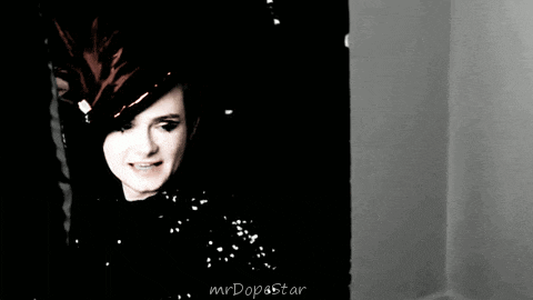 a black and white photo of a woman with the words mrdapestar below her