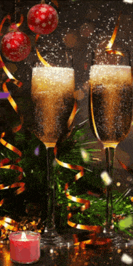 бокалы шампанского свеча GIF - бокалы шампанского свеча новогодние игрушки -- шары GIFs