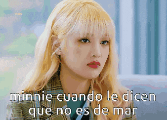 minnie cuando le dicen que no es de mar is written on the screen