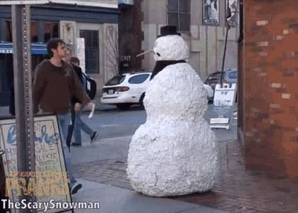 Scare Snowman GIF - Scare Snowman Star Wars GIFs