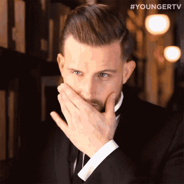 Thinking Observing GIF - Thinking Observing Bearded Man GIFs